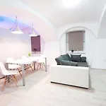 The Maze Apartma
