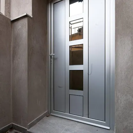 The Maze Apartma *
