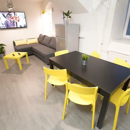 The Maze Apartma *